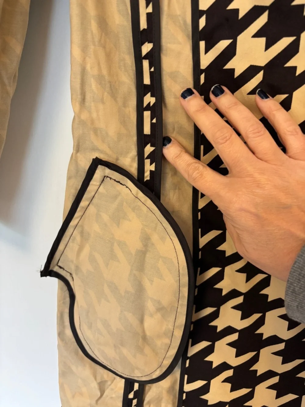 Brown Houndstooth Trench Size XS French Timeless Romantic Quiet Luxury Feminine - Picture 9 of 15